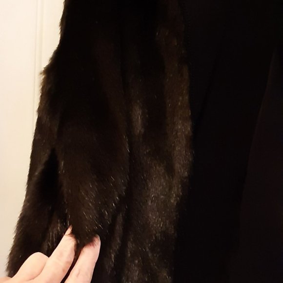 Elegant zip up Faux Mink Fur Jacket, satin lined reversible, Excellent condition - Picture 2 of 8